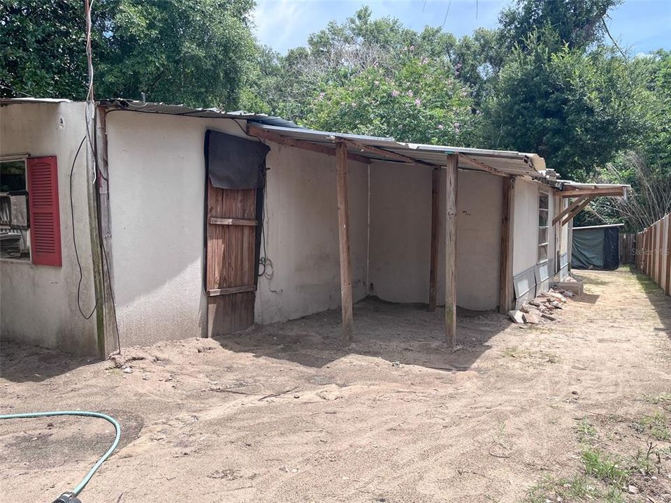 待售: $99,900 (1 贝兹, 1 浴室, 973 平方英尺)