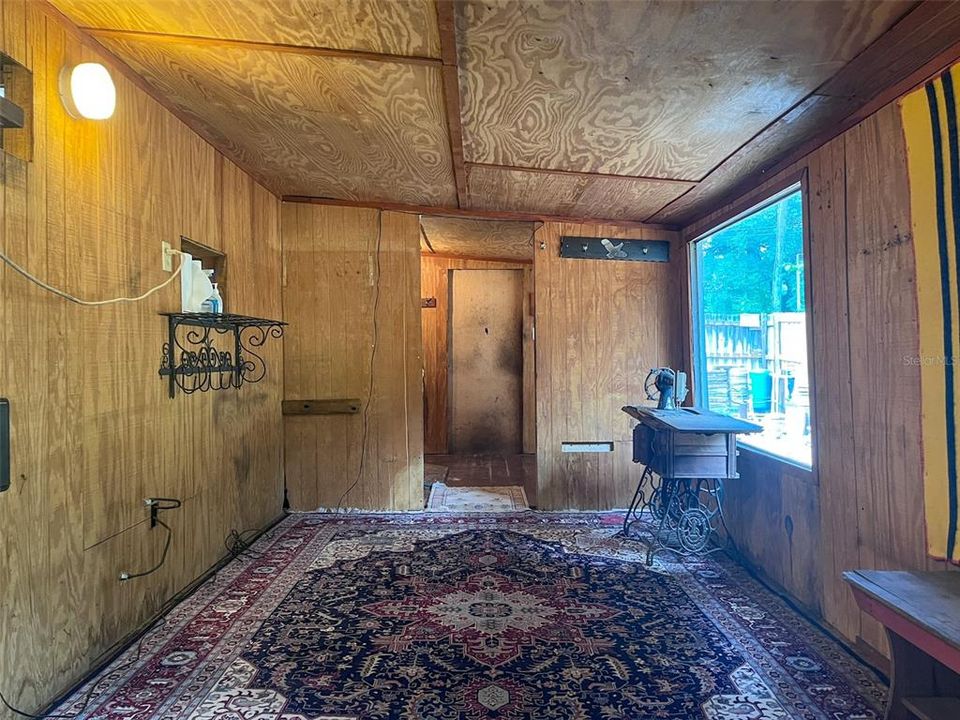 待售: $99,900 (1 贝兹, 1 浴室, 973 平方英尺)