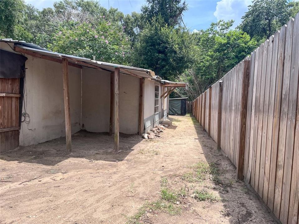 待售: $99,900 (1 贝兹, 1 浴室, 973 平方英尺)