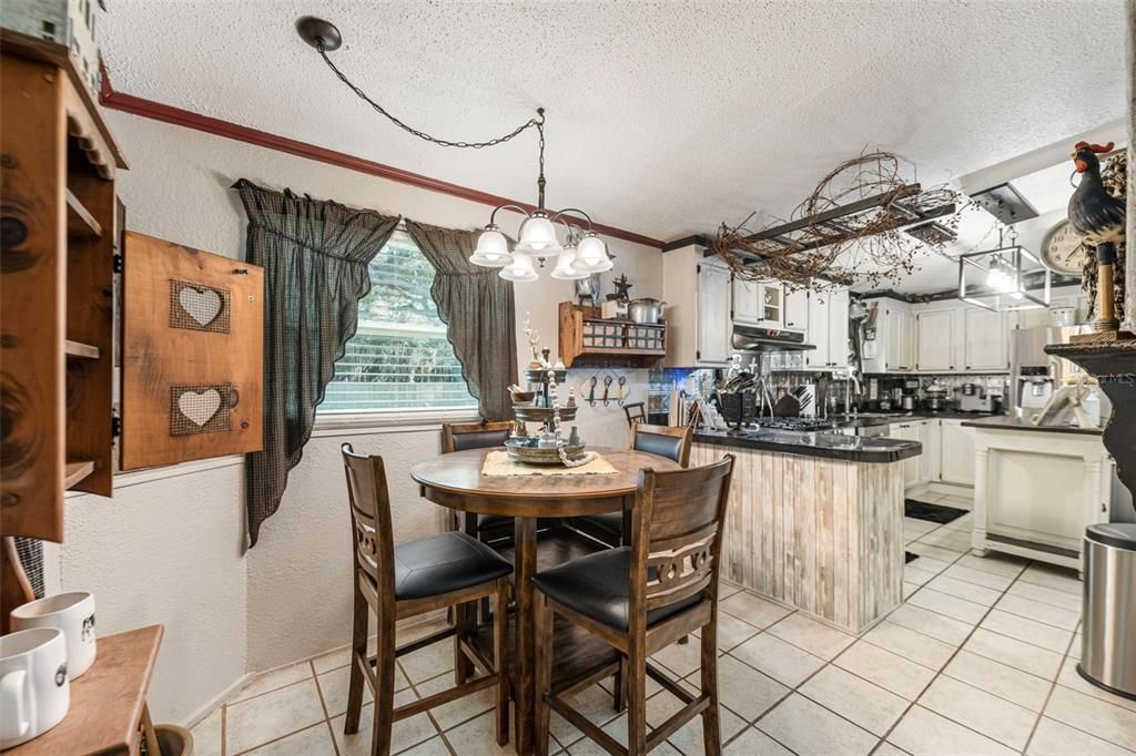 待售: $264,900 (3 贝兹, 2 浴室, 1568 平方英尺)