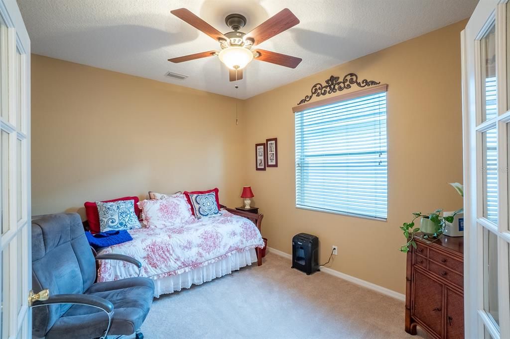 Под контрактом: $315,000 (2 спален, 2 ванн, 1649 Квадратных фут)