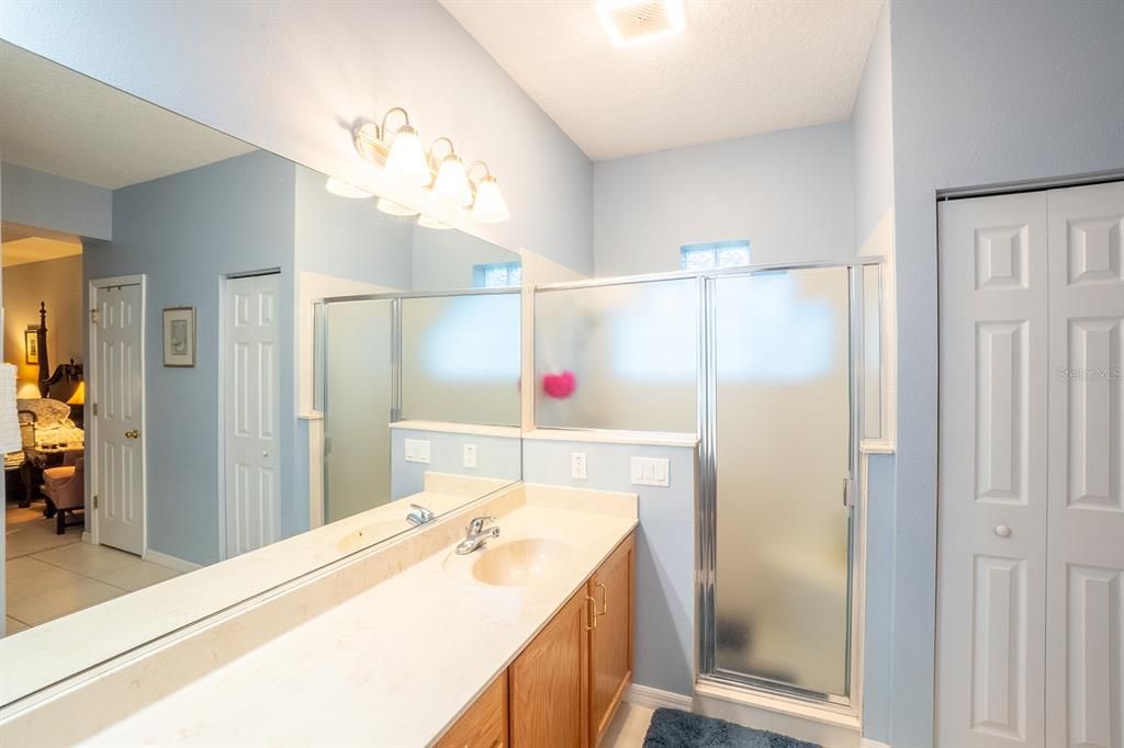 Под контрактом: $315,000 (2 спален, 2 ванн, 1649 Квадратных фут)