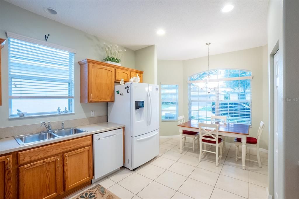 Под контрактом: $315,000 (2 спален, 2 ванн, 1649 Квадратных фут)