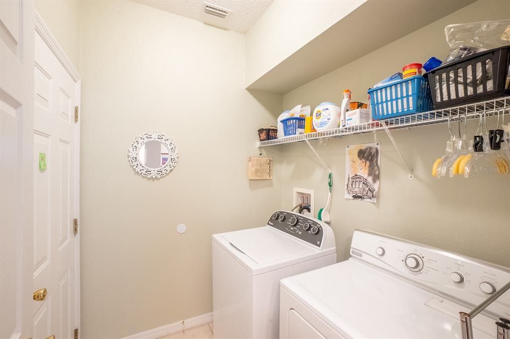 Под контрактом: $315,000 (2 спален, 2 ванн, 1649 Квадратных фут)