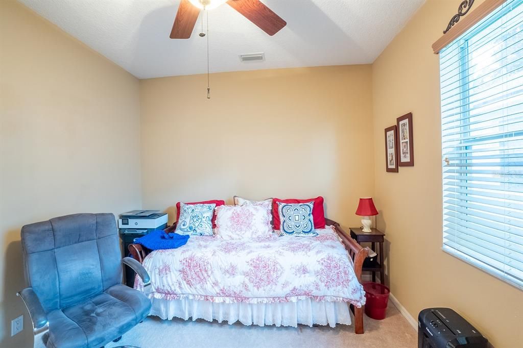 Под контрактом: $315,000 (2 спален, 2 ванн, 1649 Квадратных фут)