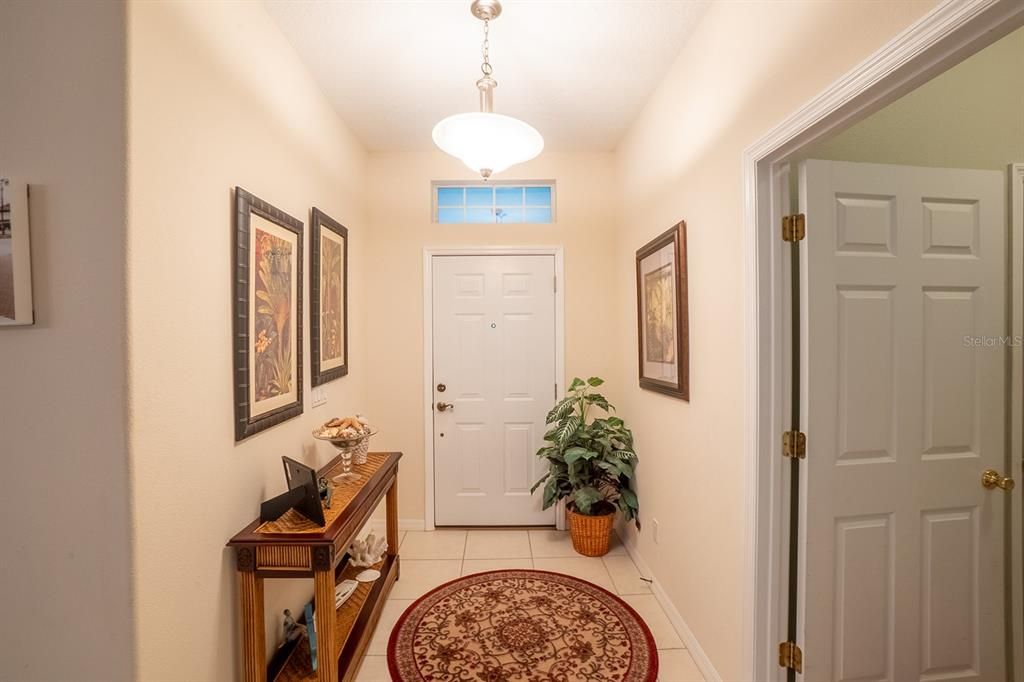 Под контрактом: $315,000 (2 спален, 2 ванн, 1649 Квадратных фут)