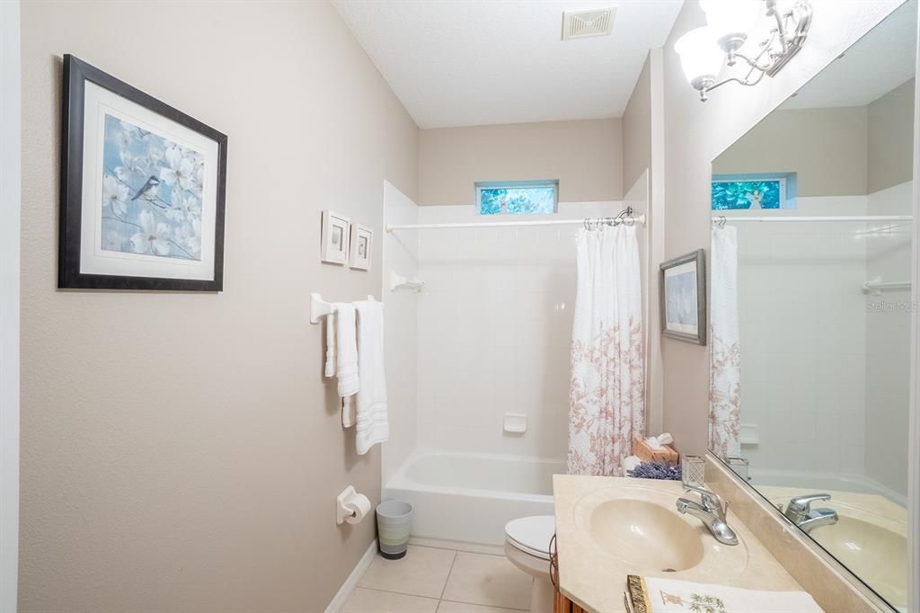 Под контрактом: $315,000 (2 спален, 2 ванн, 1649 Квадратных фут)