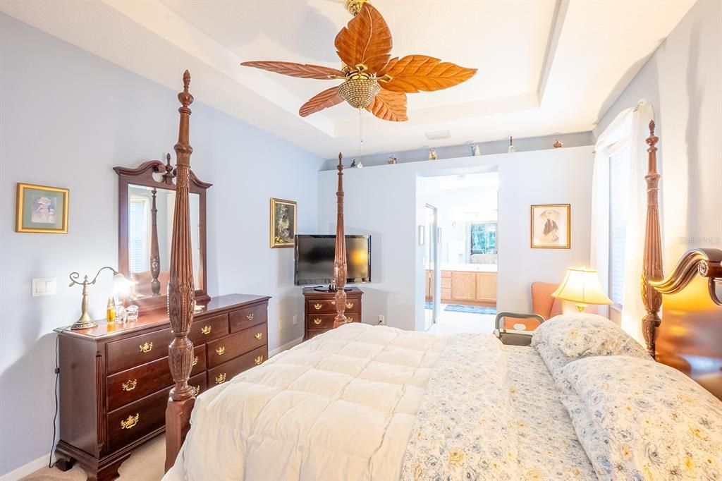 Под контрактом: $315,000 (2 спален, 2 ванн, 1649 Квадратных фут)