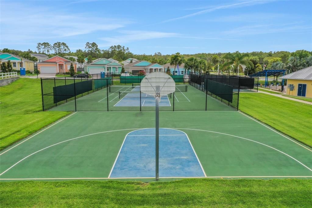 Activo con contrato: $389,990 (3 camas, 2 baños, 1856 Pies cuadrados)