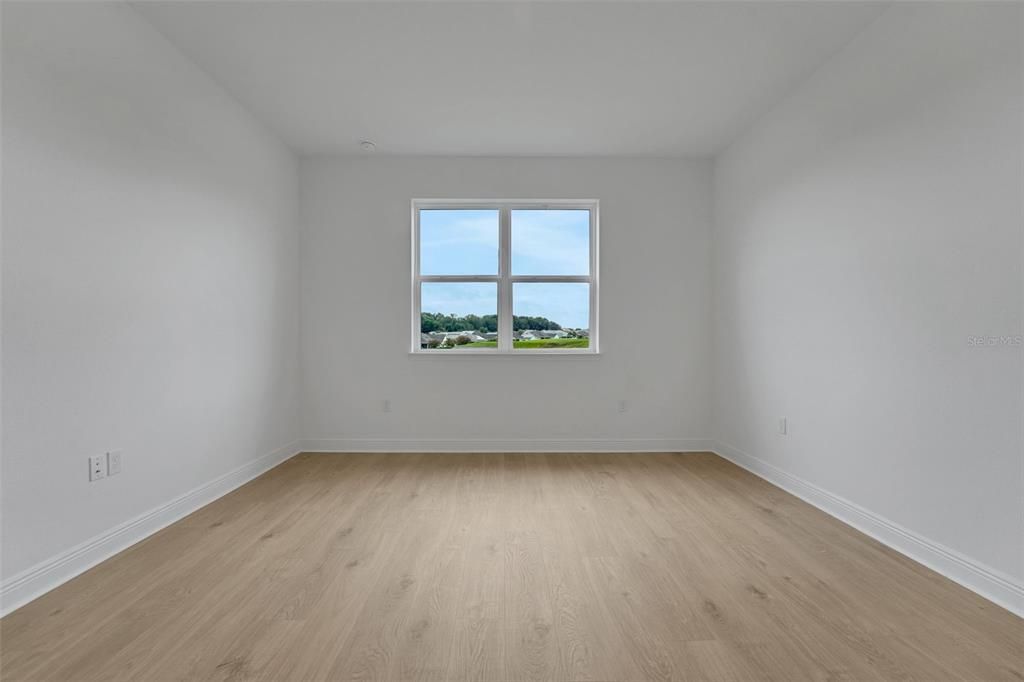 Activo con contrato: $389,990 (3 camas, 2 baños, 1856 Pies cuadrados)