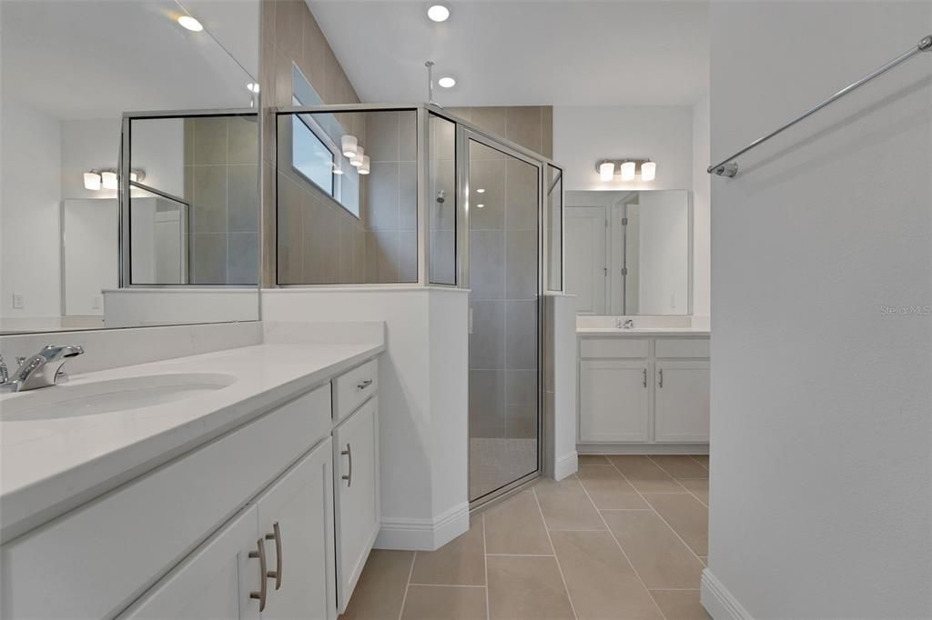 Activo con contrato: $389,990 (3 camas, 2 baños, 1856 Pies cuadrados)