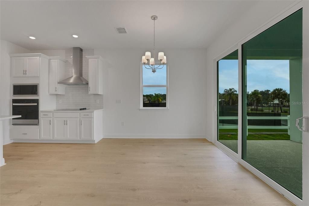 Activo con contrato: $389,990 (3 camas, 2 baños, 1856 Pies cuadrados)