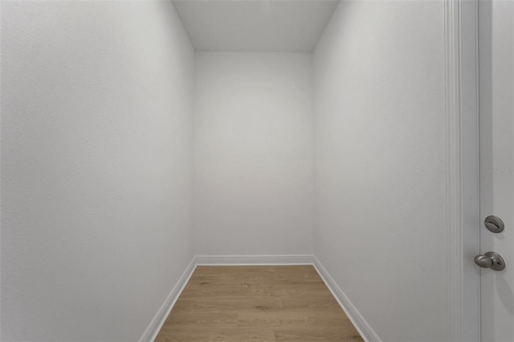 Activo con contrato: $389,990 (3 camas, 2 baños, 1856 Pies cuadrados)