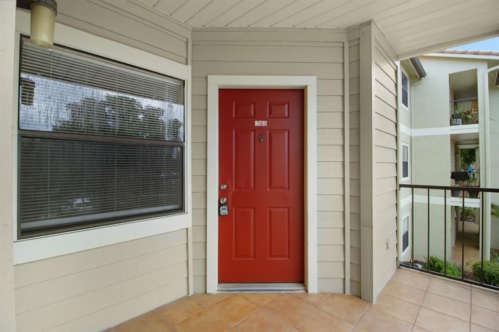 For Rent: $1,250 (1 beds, 1 baths, 661 Square Feet)