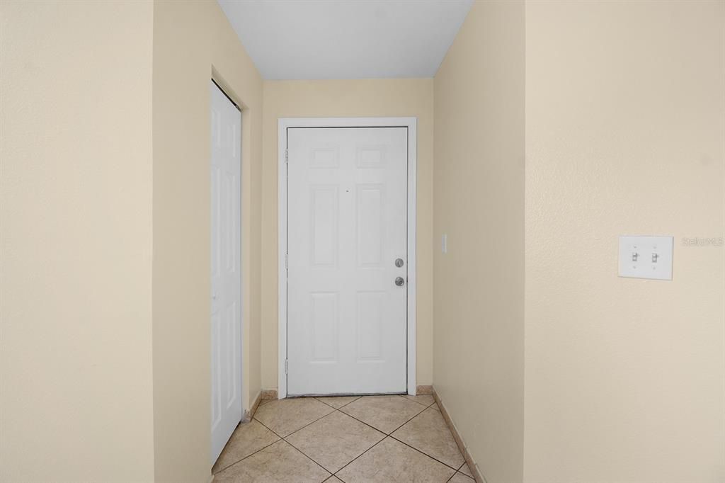 For Rent: $1,250 (1 beds, 1 baths, 661 Square Feet)