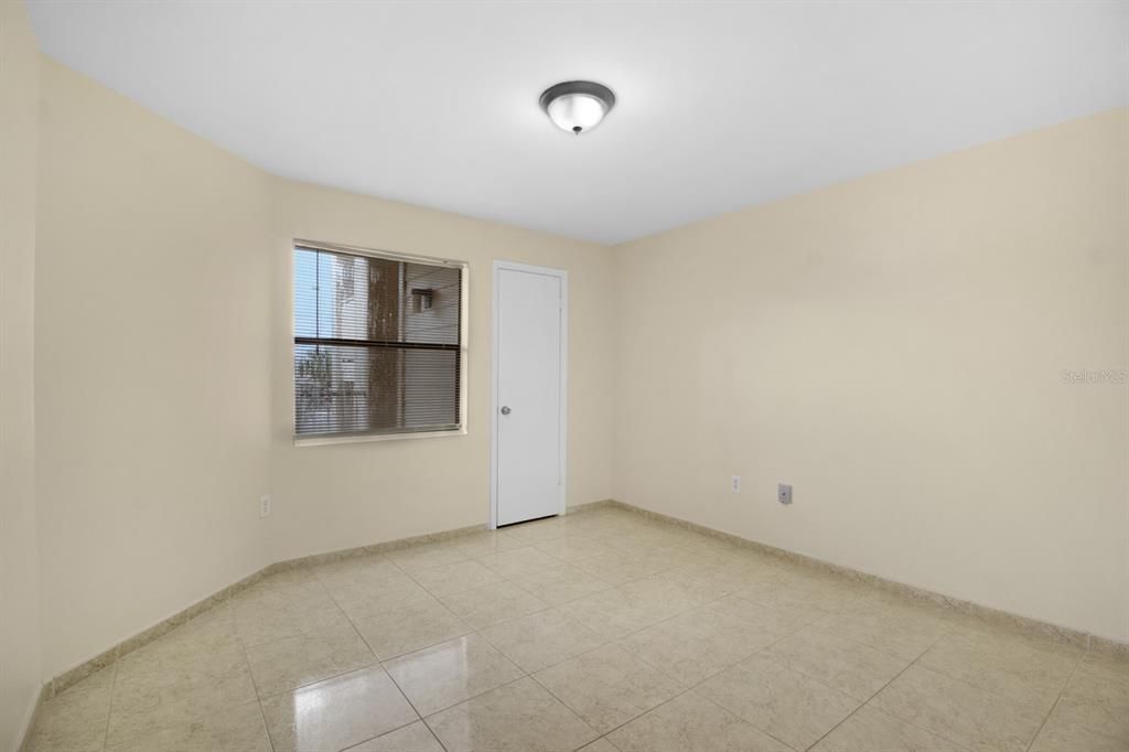 For Rent: $1,250 (1 beds, 1 baths, 661 Square Feet)