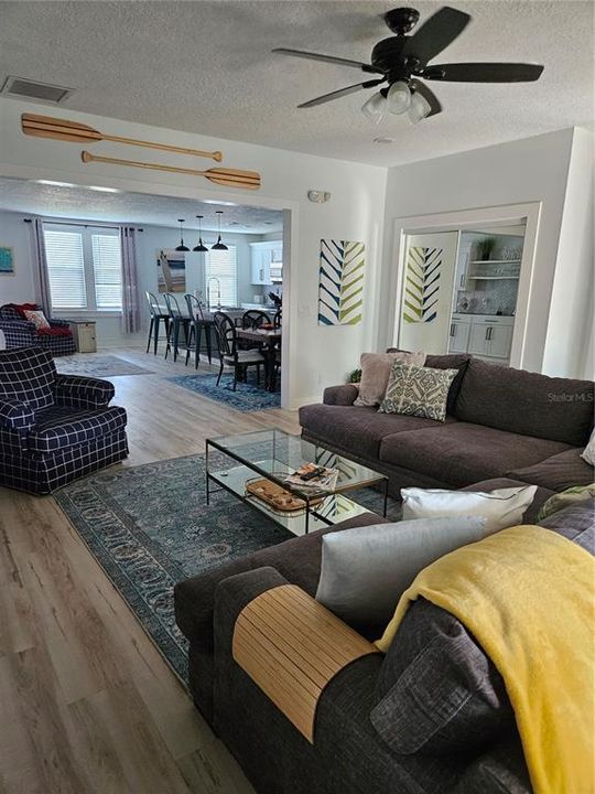 待售: $615,000 (4 贝兹, 3 浴室, 1655 平方英尺)