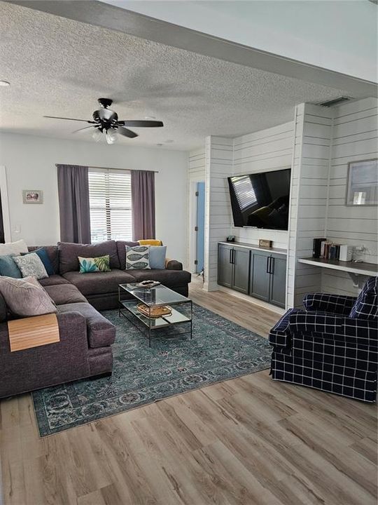 待售: $615,000 (4 贝兹, 3 浴室, 1655 平方英尺)