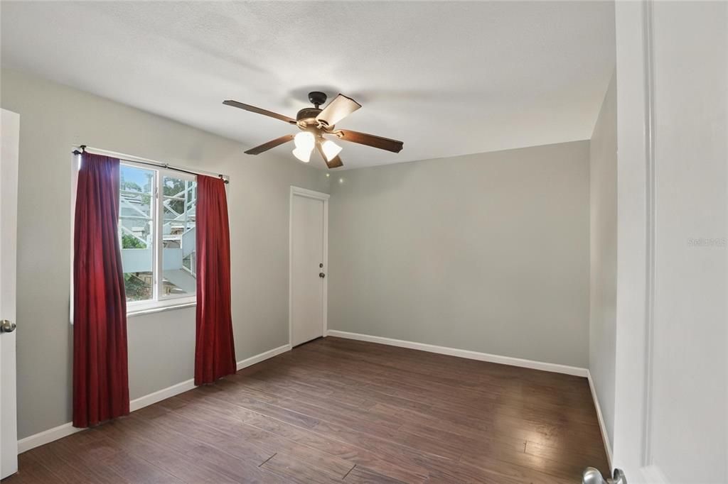 Active With Contract: $157,000 (1 beds, 1 baths, 552 Square Feet)