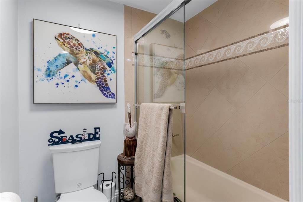 Под контрактом: $5,000 (3 спален, 3 ванн, 1740 Квадратных фут)