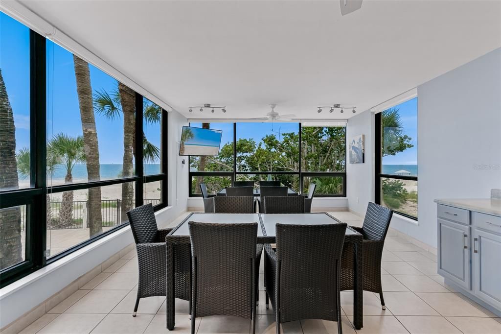 Под контрактом: $5,000 (3 спален, 3 ванн, 1740 Квадратных фут)