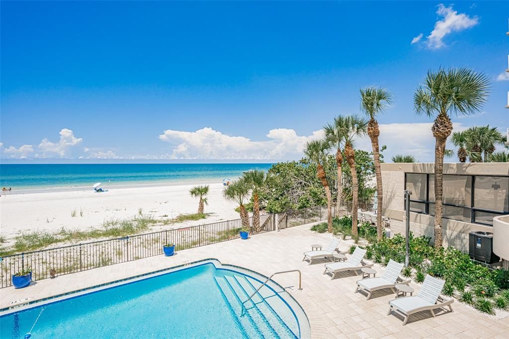 Под контрактом: $5,000 (3 спален, 3 ванн, 1740 Квадратных фут)