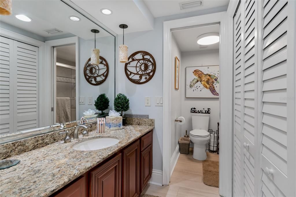 Под контрактом: $5,000 (3 спален, 3 ванн, 1740 Квадратных фут)