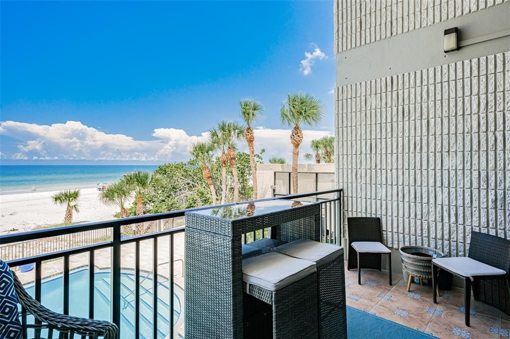 Под контрактом: $5,000 (3 спален, 3 ванн, 1740 Квадратных фут)