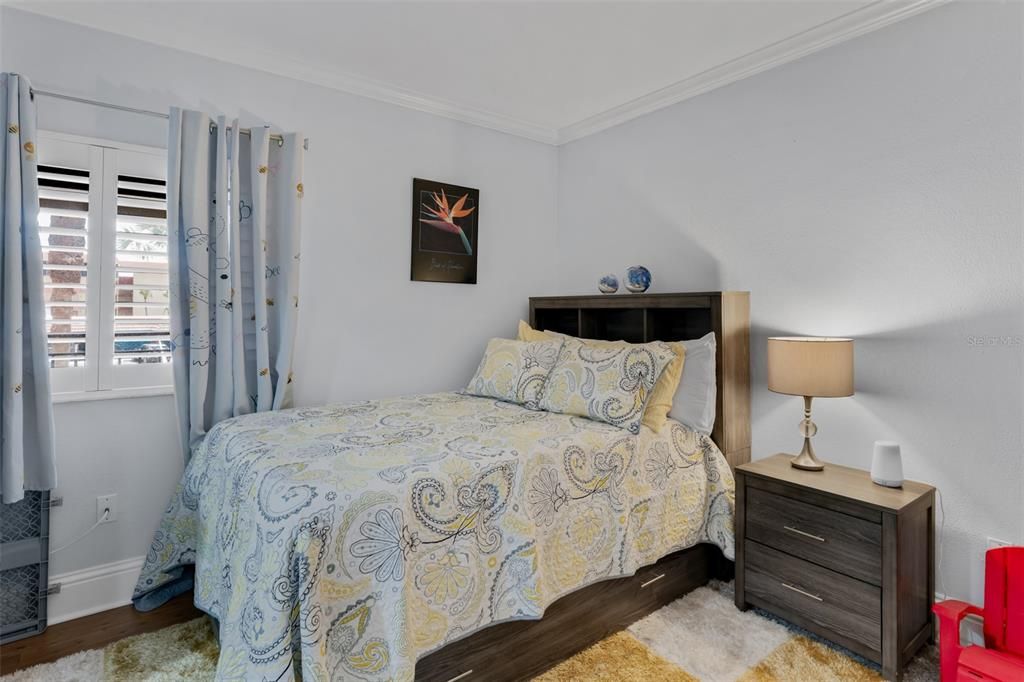 Под контрактом: $5,000 (3 спален, 3 ванн, 1740 Квадратных фут)