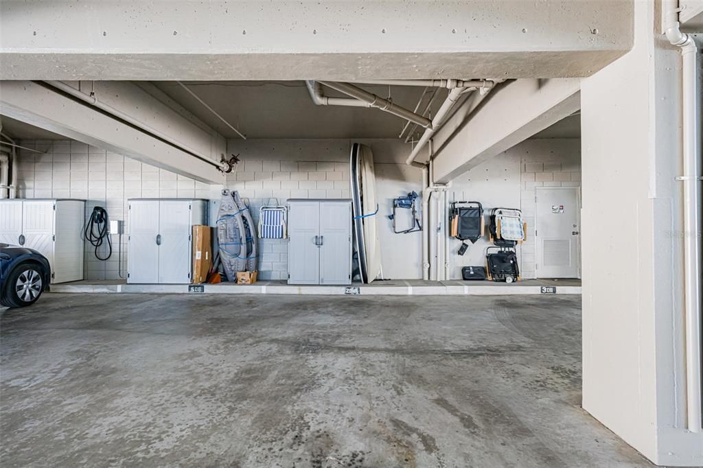 Под контрактом: $5,000 (3 спален, 3 ванн, 1740 Квадратных фут)