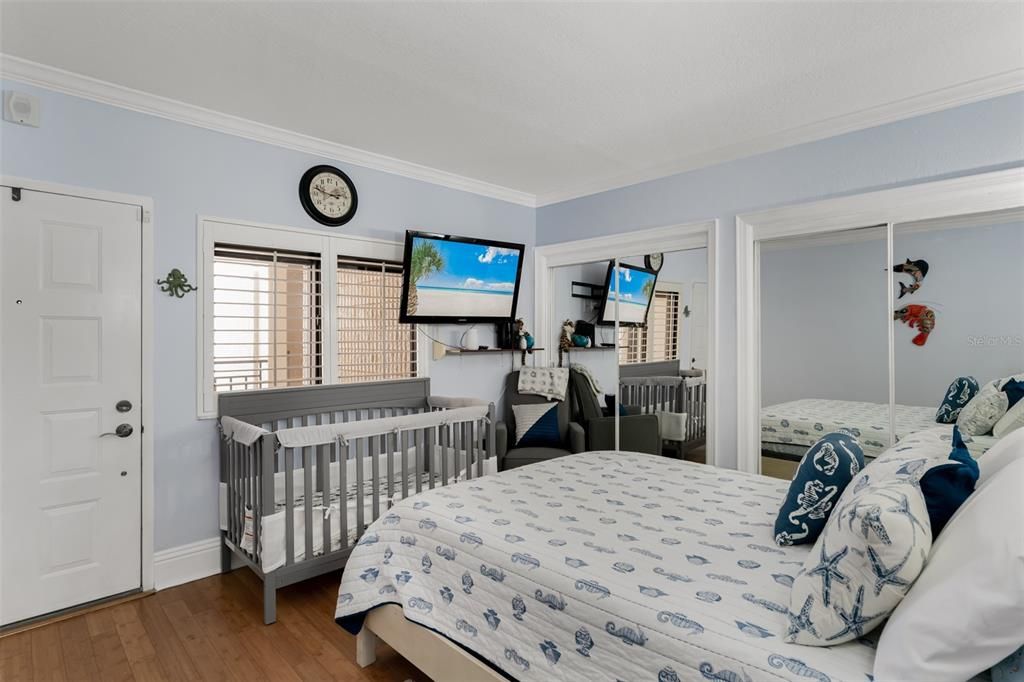 Под контрактом: $5,000 (3 спален, 3 ванн, 1740 Квадратных фут)