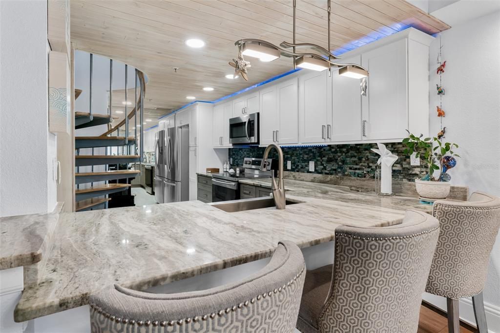 Под контрактом: $5,000 (3 спален, 3 ванн, 1740 Квадратных фут)