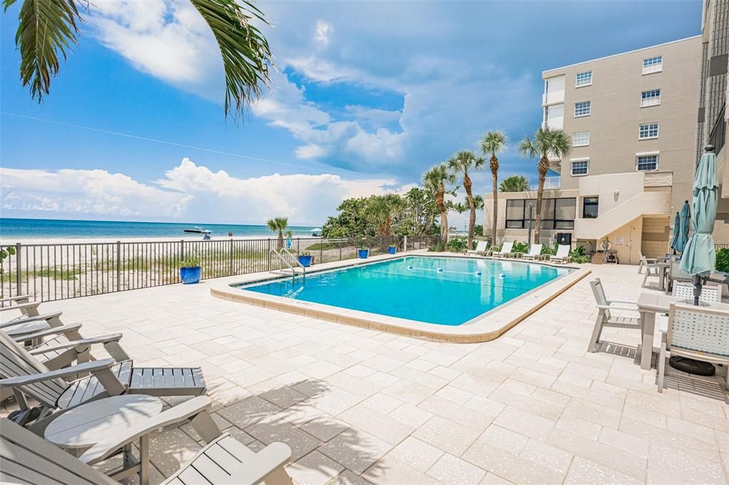 Под контрактом: $5,000 (3 спален, 3 ванн, 1740 Квадратных фут)