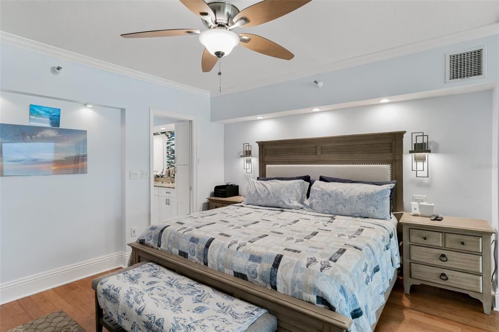 Под контрактом: $5,000 (3 спален, 3 ванн, 1740 Квадратных фут)