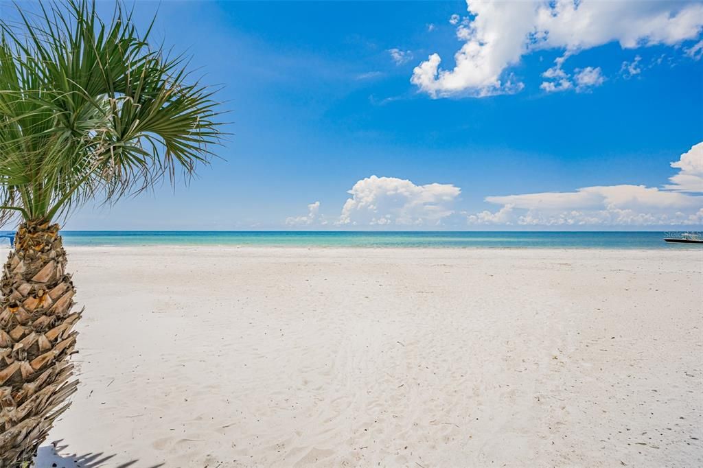 Под контрактом: $5,000 (3 спален, 3 ванн, 1740 Квадратных фут)