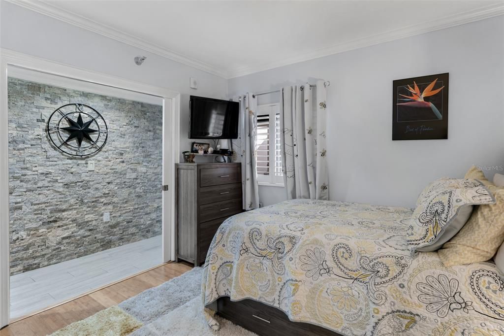 Под контрактом: $5,000 (3 спален, 3 ванн, 1740 Квадратных фут)