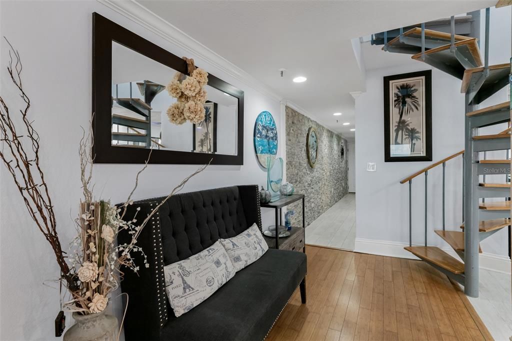 Под контрактом: $5,000 (3 спален, 3 ванн, 1740 Квадратных фут)