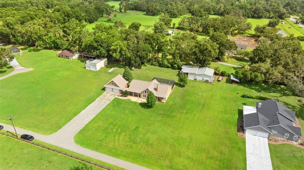 For Sale: $850,000 (3 beds, 2 baths, 2664 Square Feet)