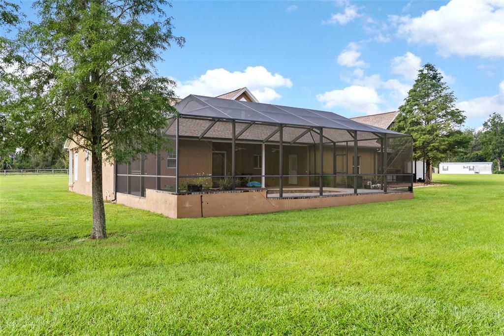 For Sale: $850,000 (3 beds, 2 baths, 2664 Square Feet)