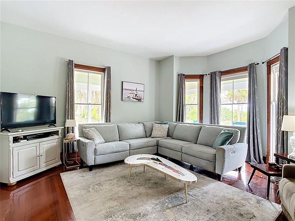 待售: $585,000 (0 贝兹, 0 浴室, 3175 平方英尺)