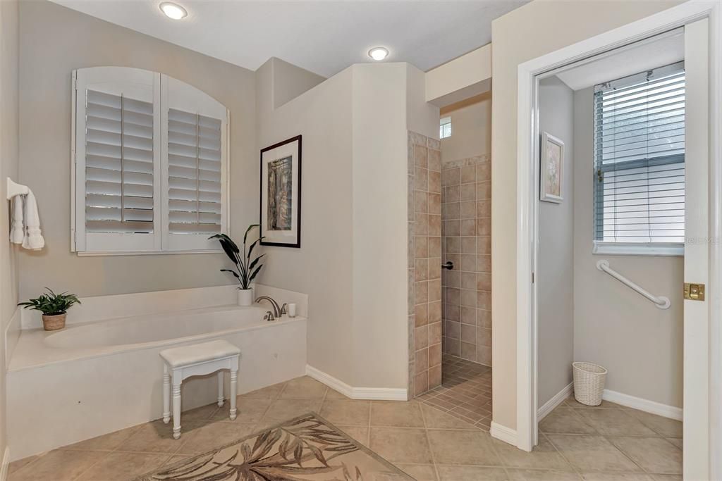 For Rent: $8,500 (3 beds, 2 baths, 2256 Square Feet)