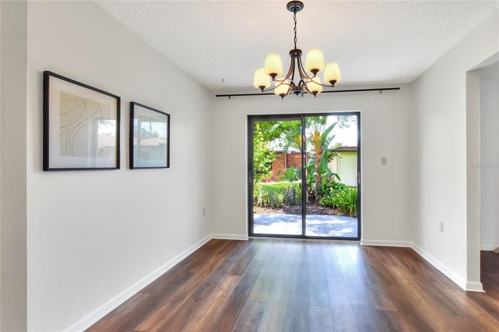 Activo con contrato: $229,900 (2 camas, 2 baños, 1352 Pies cuadrados)