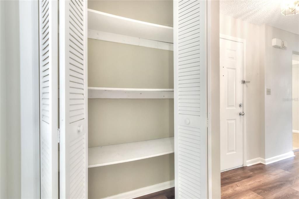 Activo con contrato: $229,900 (2 camas, 2 baños, 1352 Pies cuadrados)