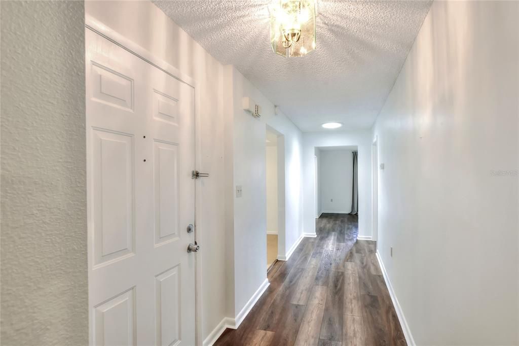 Activo con contrato: $229,900 (2 camas, 2 baños, 1352 Pies cuadrados)