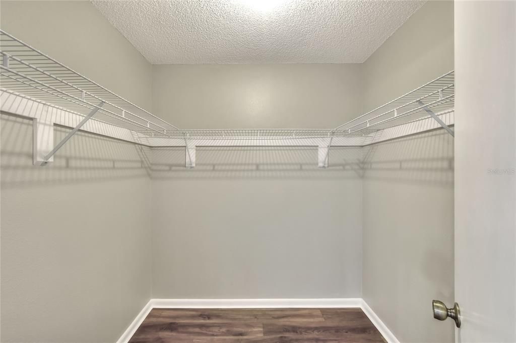 Activo con contrato: $229,900 (2 camas, 2 baños, 1352 Pies cuadrados)