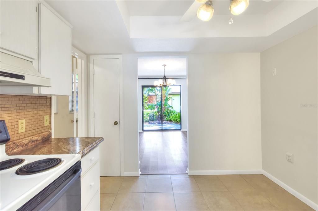 Activo con contrato: $229,900 (2 camas, 2 baños, 1352 Pies cuadrados)