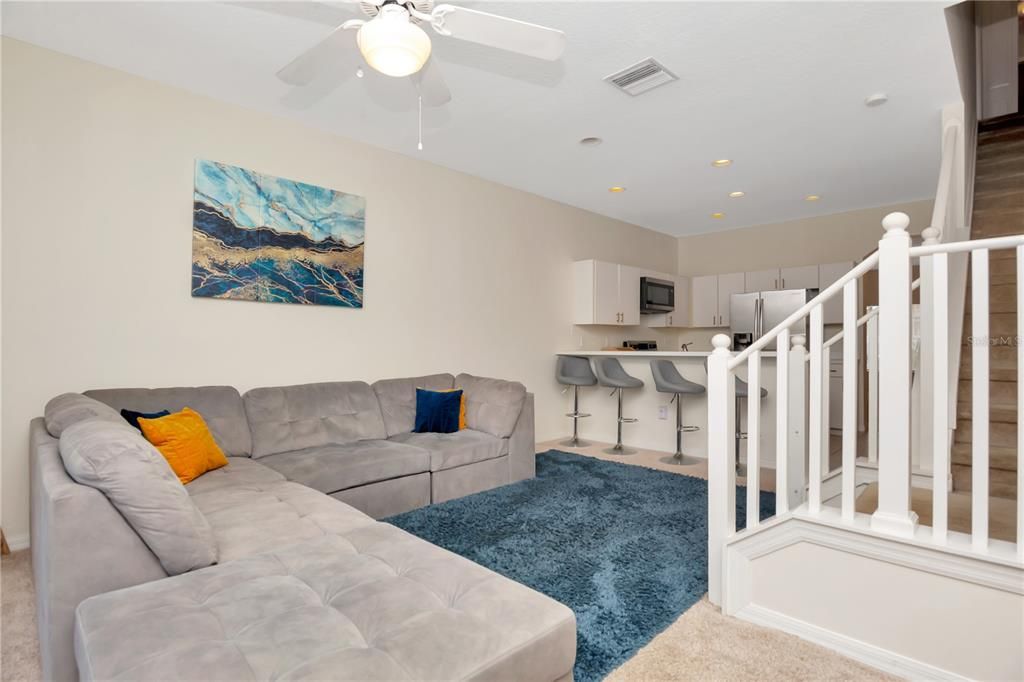 На продажу: $212,900 (2 спален, 2 ванн, 1360 Квадратных фут)