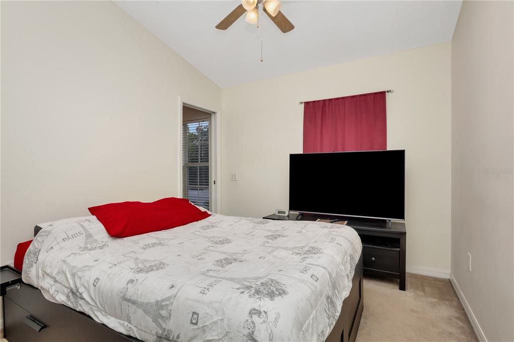 На продажу: $212,900 (2 спален, 2 ванн, 1360 Квадратных фут)