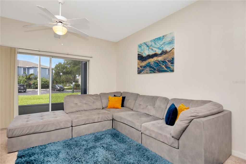 На продажу: $212,900 (2 спален, 2 ванн, 1360 Квадратных фут)