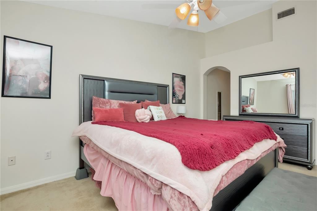 На продажу: $212,900 (2 спален, 2 ванн, 1360 Квадратных фут)